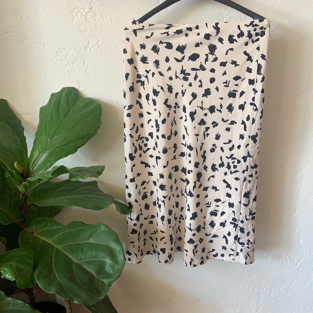 Black and white printed midi skirt